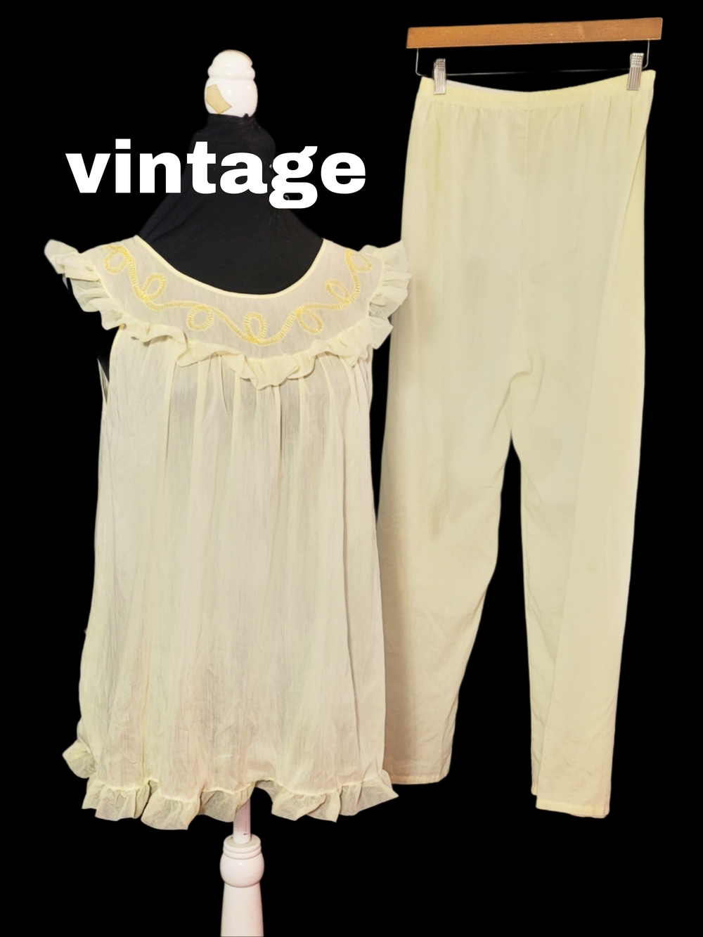 Vintage 1950s Two-Piece Pajama Set in Pale Yellow